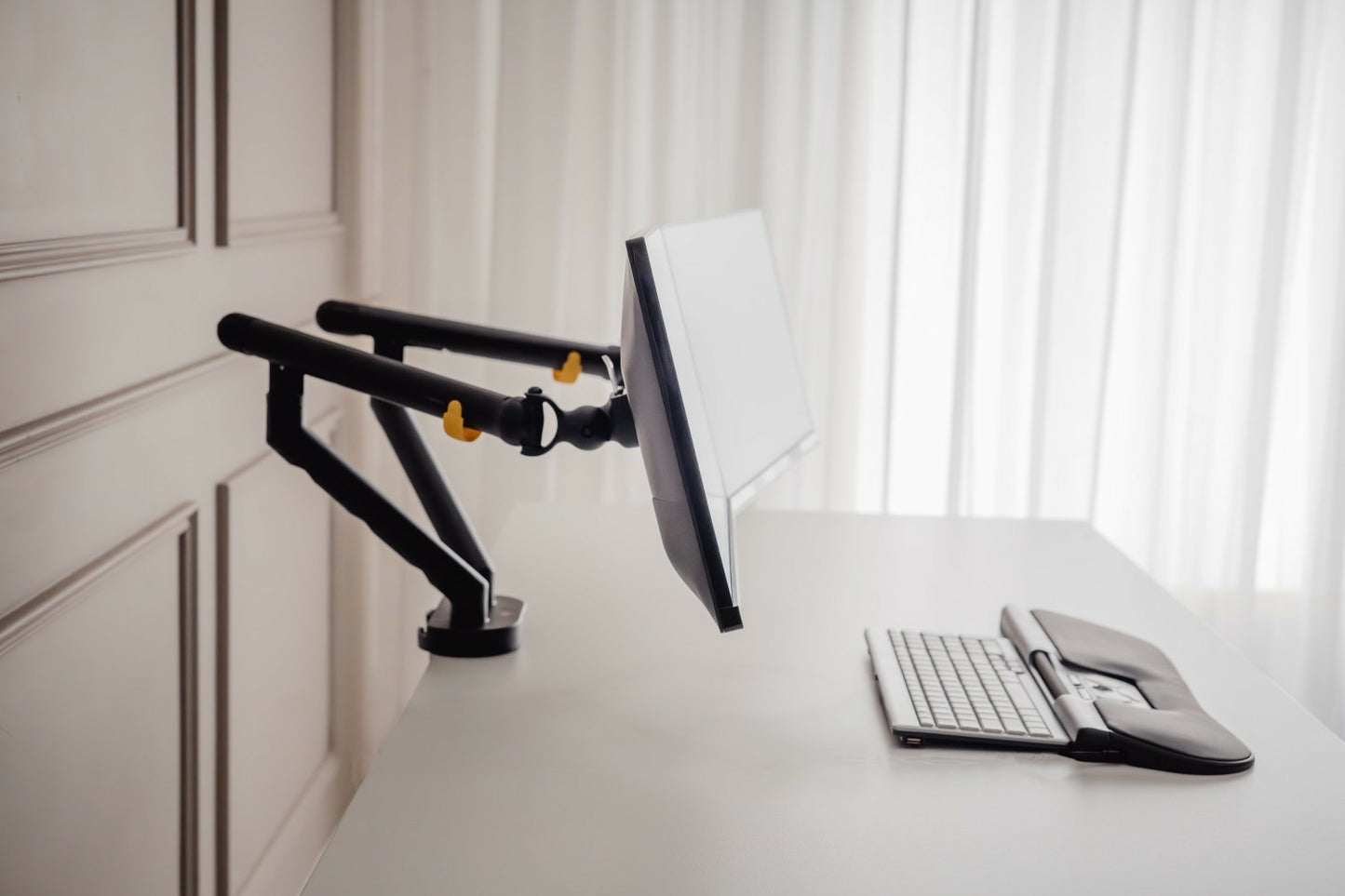 Bras double écran flexible - ergonomie et efficacité